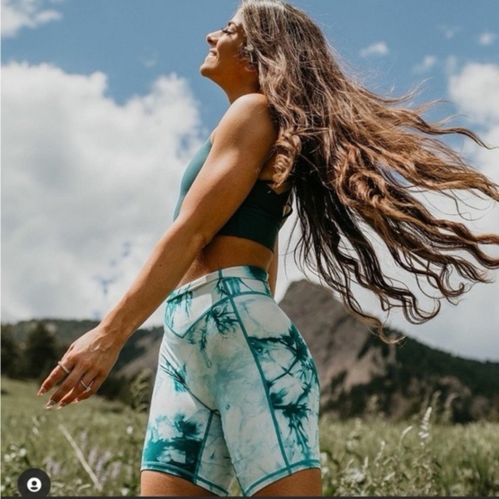 Balance Athletica rider short tie dye marine